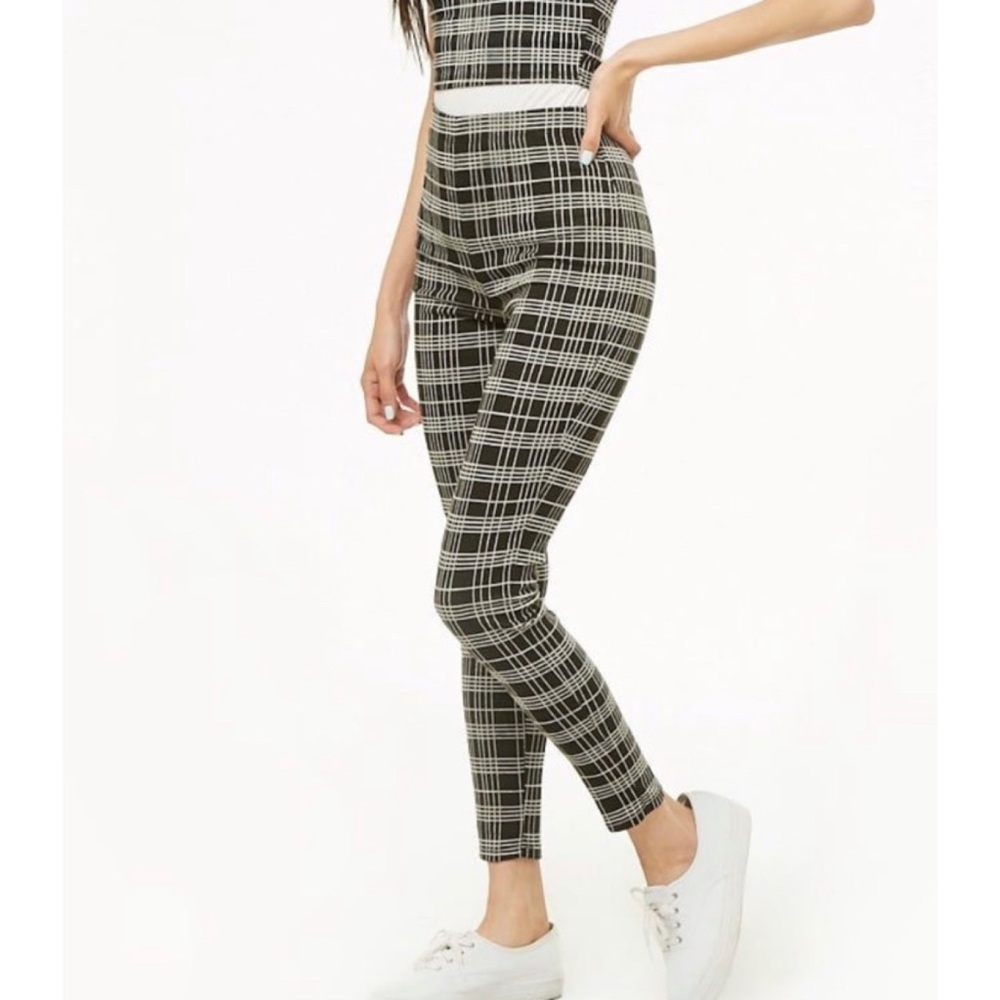 Forever 21 Plaid Striped Black and White Leggings, Size Medium